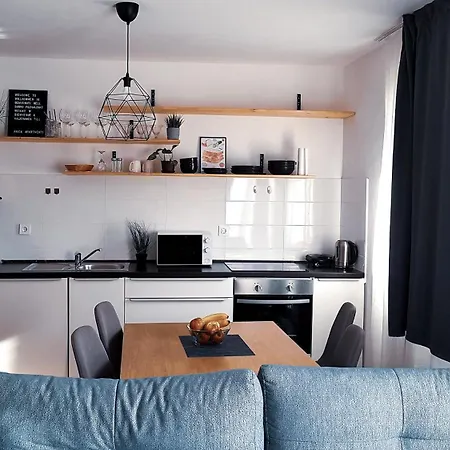Anica Apartment *